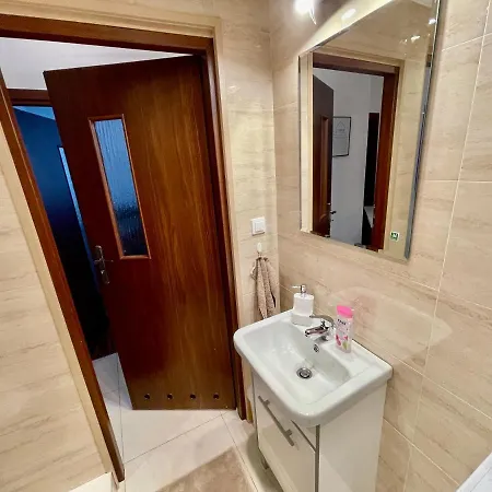 Diamond Metro Wifi 300 Mbs 70'tv Netflix Hbo Appletv+ Appartement