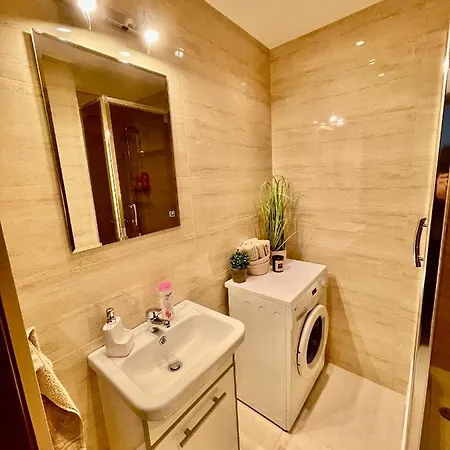 Diamond Metro Wifi 300 Mbs 70'tv Netflix Hbo Appletv+ Appartement Warschau